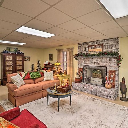 Private Hendersonville Hideaway With Fire Pit! エクステリア 写真
