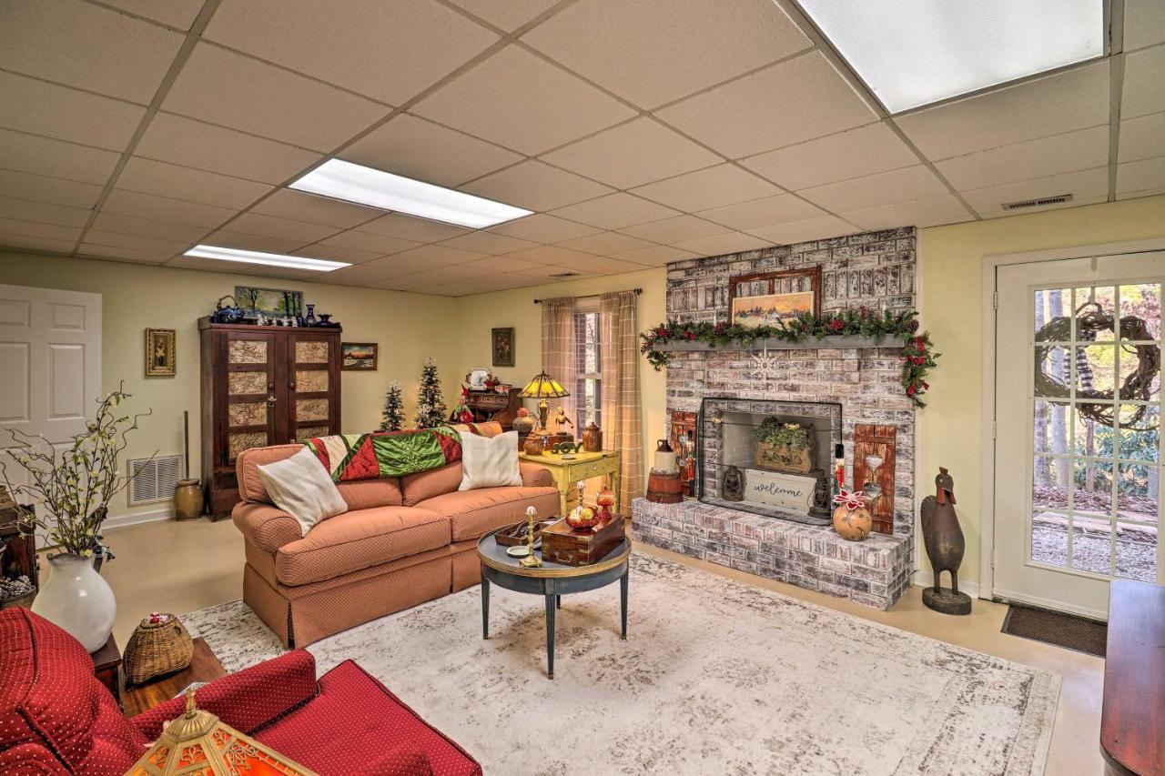 Private Hendersonville Hideaway With Fire Pit! エクステリア 写真