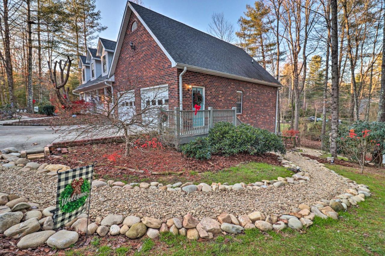 Private Hendersonville Hideaway With Fire Pit! エクステリア 写真